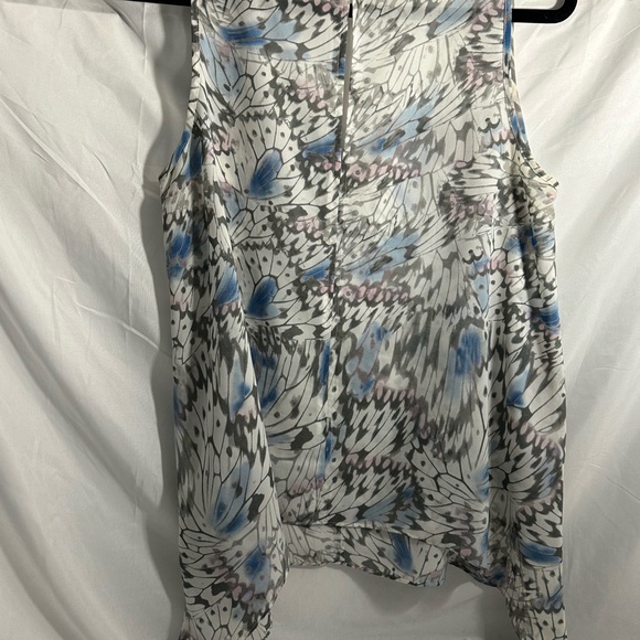 Dkny Jeans Sleeveless Sheer Blouse with Keyhole Cutout and Handkerchief Hemline - Picture 4 of 4